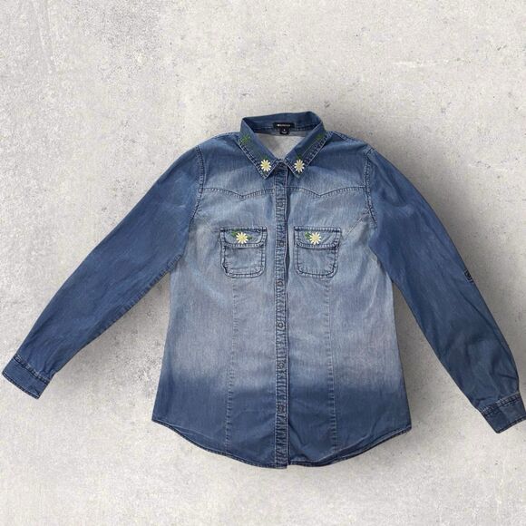 I Love Ronson Embroidered Daisy Denim Button Snap Roll Tab Shirt Women's Small - Picture 1 of 12